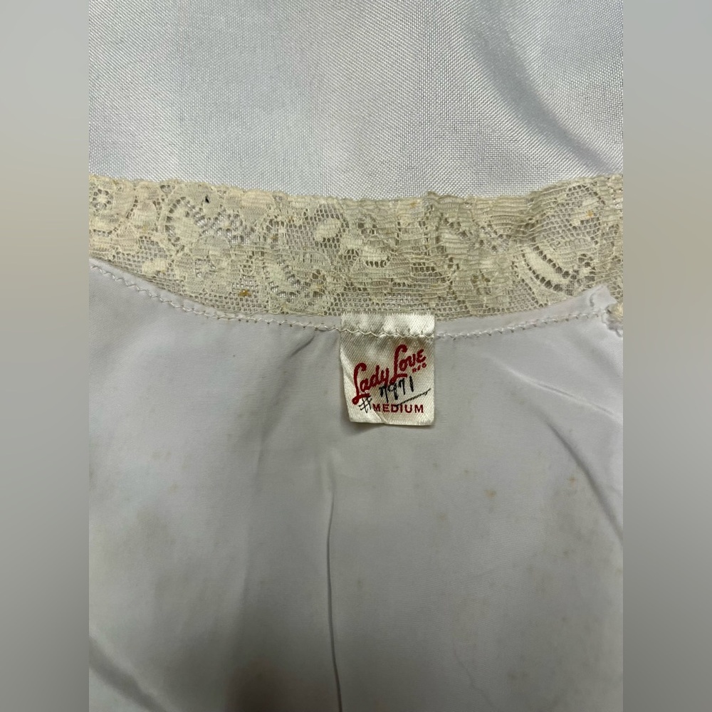 Vintage 1950’s/60’s Lady Love Brand short housecoat/ peignoir - Picture 5 of 5